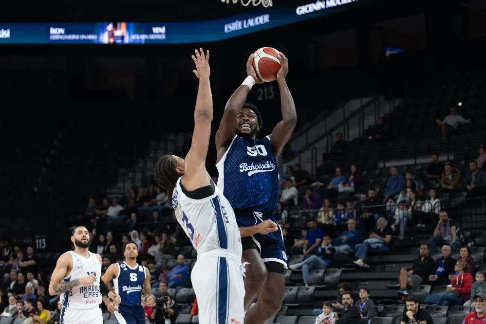 Basketbol Süper Ligi: A. Efes: 75 - Bahçeşehir Koleji: 78