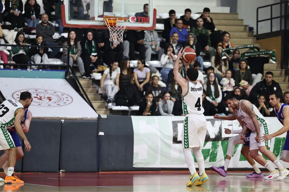 Sakarya Büyükşehir, parkeden 89-60 galip ayrıldı