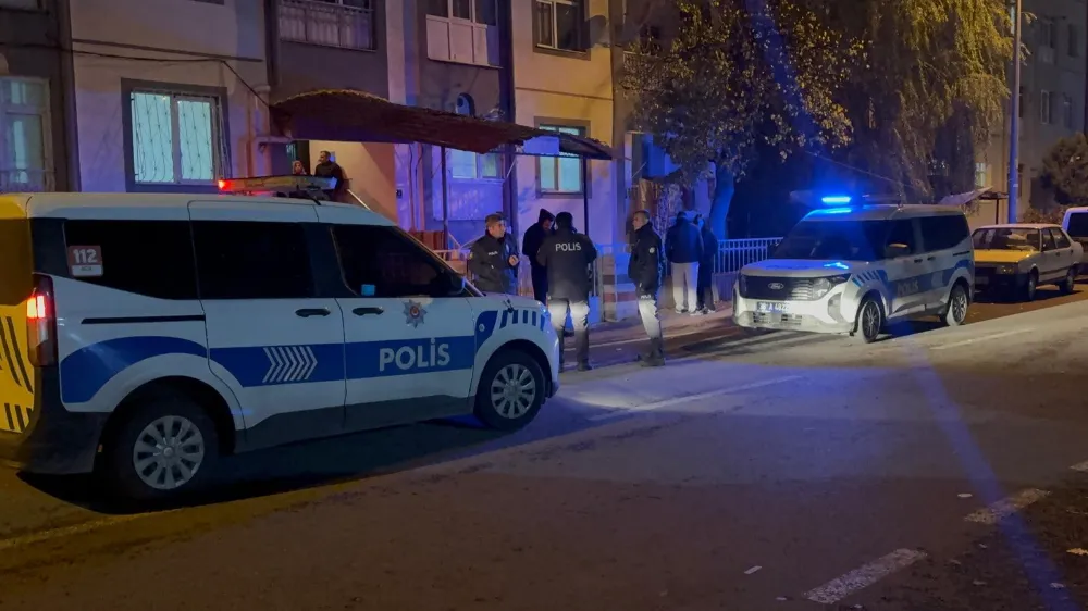 4. KATTAN DÜŞEN GENÇ KIZ AĞIR YARALANDI