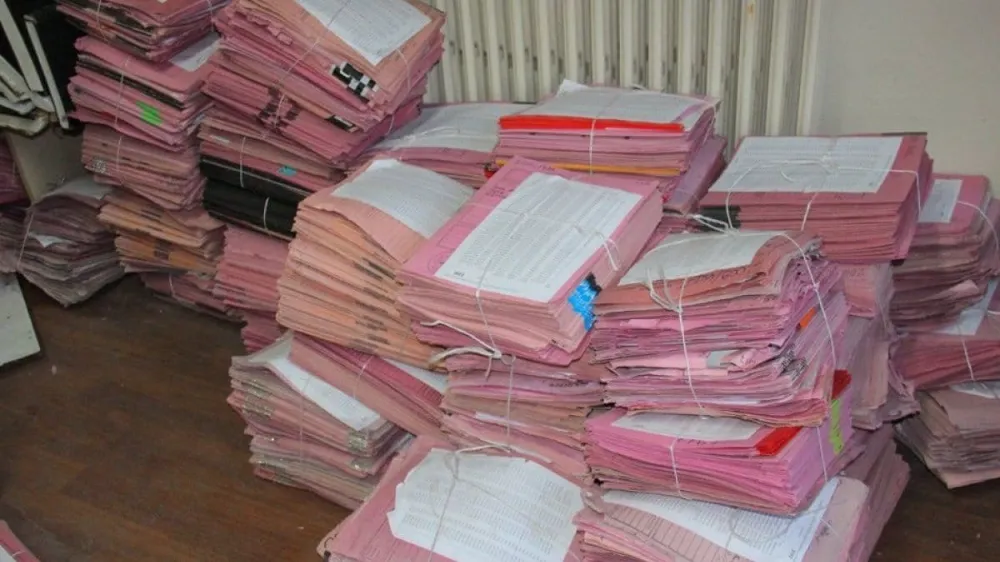 BORÇLULARIN SAYISI KATLANARAK ARTIYOR: İCRA DOSYALARI 25 MİLYONA DAYANDI