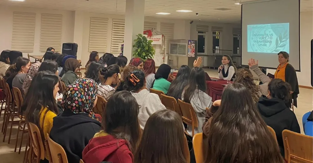 NİĞDE KYK’DA YENİ DÖNEM REHBERLİĞİ: ÖĞRENCİLERE UYUM SEMİNERİ VERİLDİ