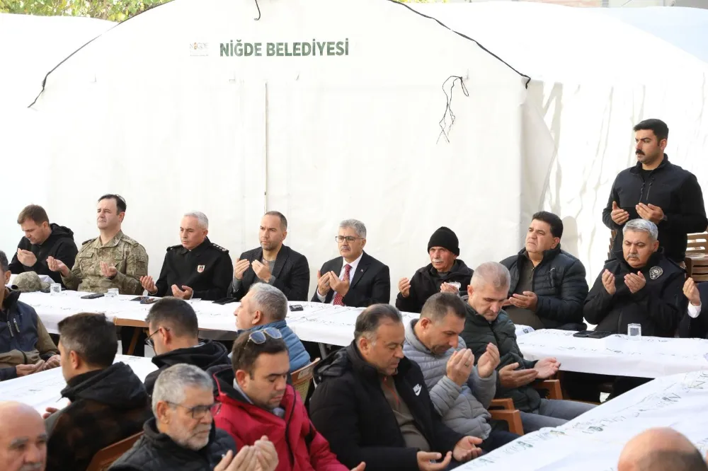 NİĞDE’DE ŞEHİT ASTSUBAY BURAK ÖZKAN İÇİN MEVLİT PROGRAMI DÜZENLENDİ