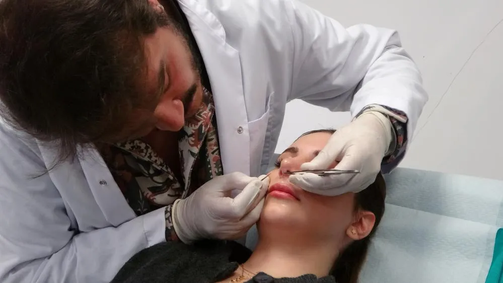 YAPAY ZEKÂ DESTEKLİ ESTETİK CERRAHİ DÖNEMİ BAŞLADI