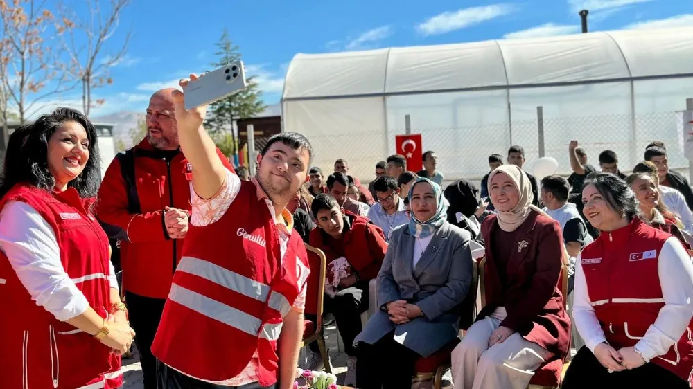 NİĞDE’DE KIZILAY HAFTASI’NDA ANLAMLI ETKİNLİK