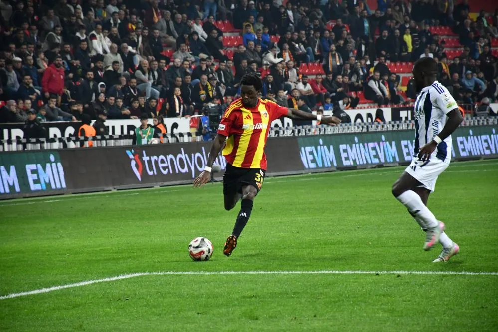 TRENDYOL SÜPER LİG: KAYSERİSPOR: 3 - KASIMPAŞA: 2 