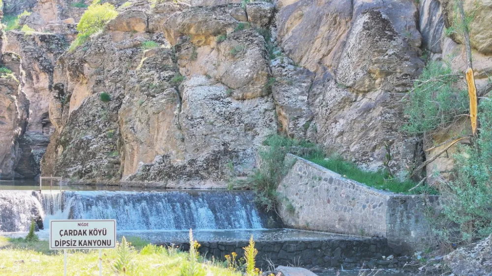 NİĞDE’NİN GİZLİ CENNETİ DİPSİZ KANYONU, YOL BEKLİYOR