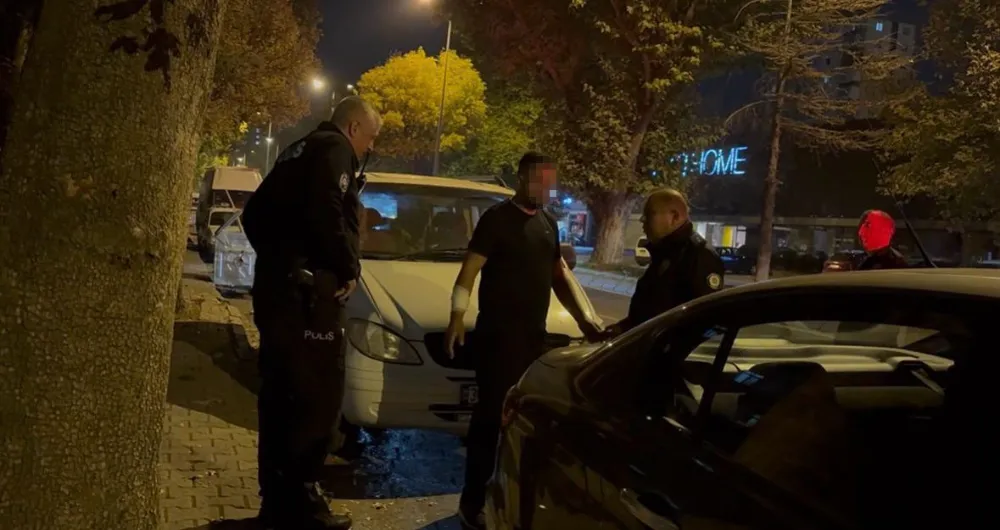 ANNESİNDEN PARA ALAMAYINCA KENDİNE ZARAR VERMEYE KALKTI