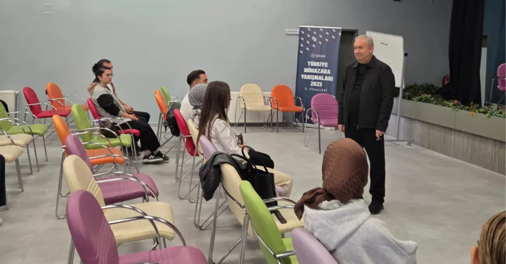 NİĞDE’DE DİKSİYON VE SPİKERLİK EĞİTİMİ DEVAM EDİYOR