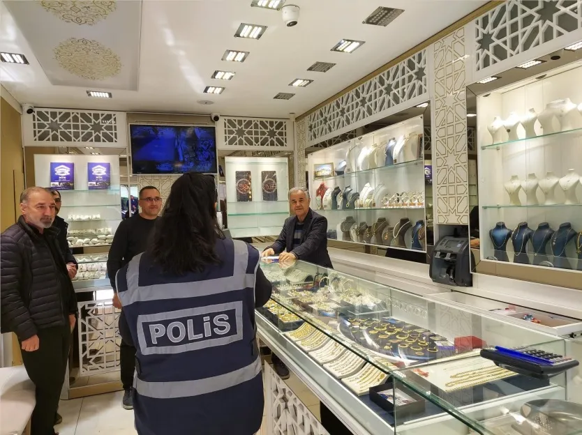 BOR’DA POLİSTEN KUYUMCULARA DOLANDIRICILIK UYARISI