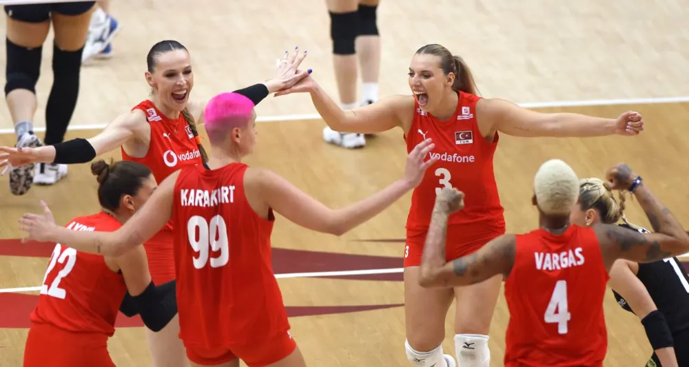 A MİLLİ KADIN VOLEYBOL TAKIMI, AZERBEYCAN