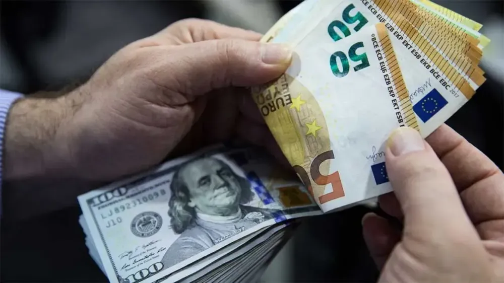 DOLAR 41 LİRAYI, EURO 44 LİRAYI AŞTI