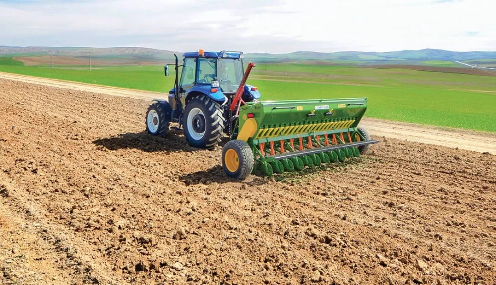 NİĞDELİ GENÇLER TARLADAN KAÇIYOR!