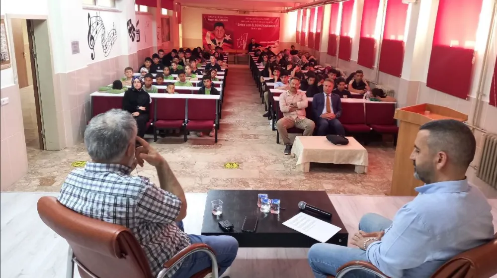 ALTUNHİSAR İLÇESİNDE KARİYER GÜNLERİ BULUŞMASI YAPILDI