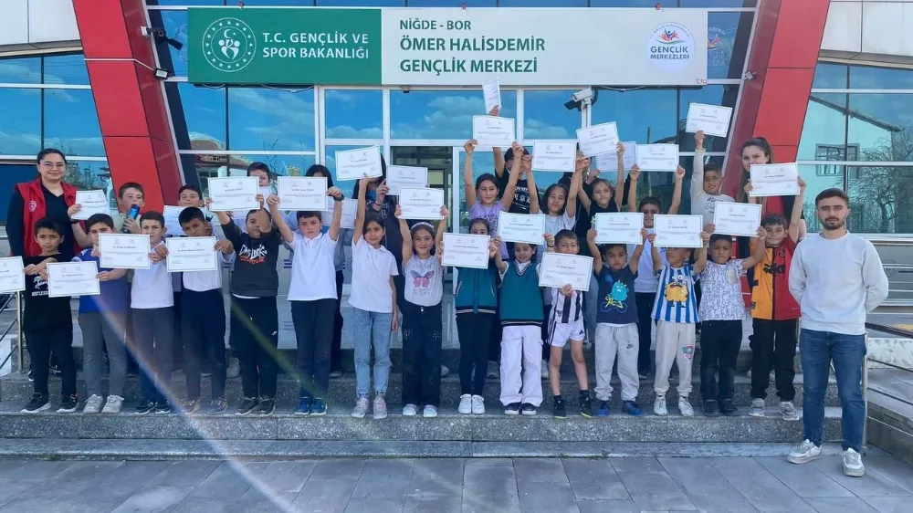 BOR ÖMER HALİSDEMİR GENÇLİK MERKEZİ’NDE AKIL VE ZEKÂ DOLU TURNUVA!