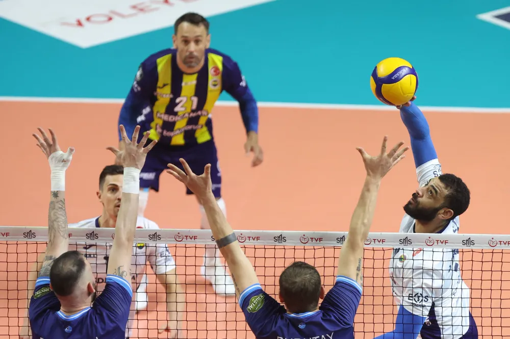 EFELER LİGİ: FENERBAHÇE: 3 - ARKAS SPOR: 1