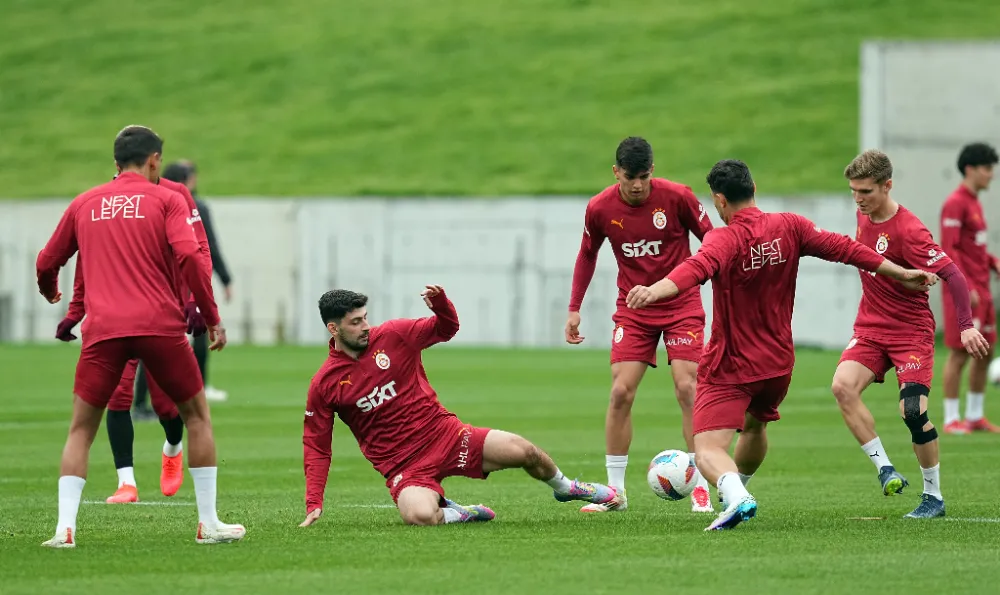 GALATASARAY, EYÜPSPOR MAÇI HAZIRLIKLARINA DEVAM ETTİ