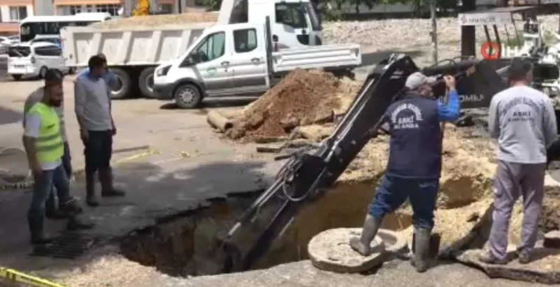 YOL ÇÖKTÜ, ARAÇ DÜŞMEKTEN SON ANDA KURTULDU