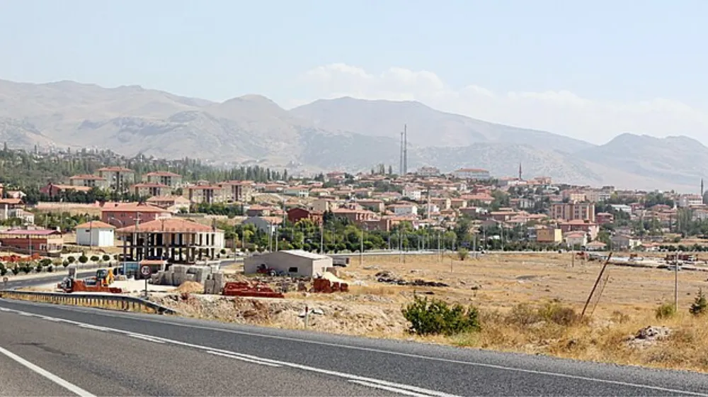 ALTUNHİSAR İLÇESİ DOĞALGAZA KAVUŞUYOR! LİSANS BAŞVURUSU YAPILDI