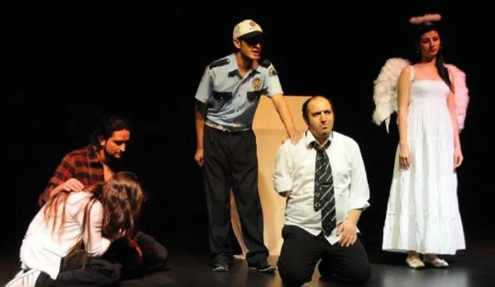 “ARABADA BEBEK VAR!” NİĞDE’DE SAHNE ALIYOR 