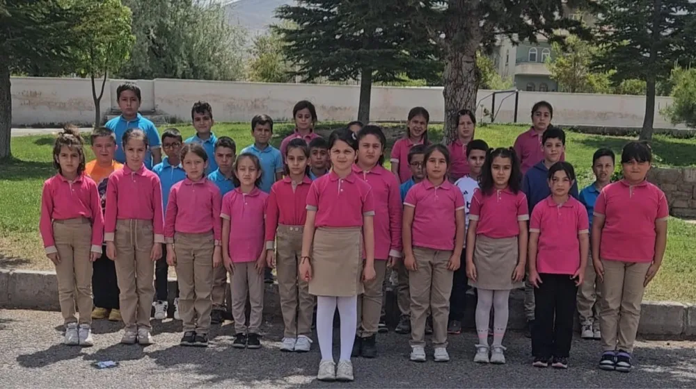 MİNİKLER İŞARET DİLİYLE ŞİİR OKUDU