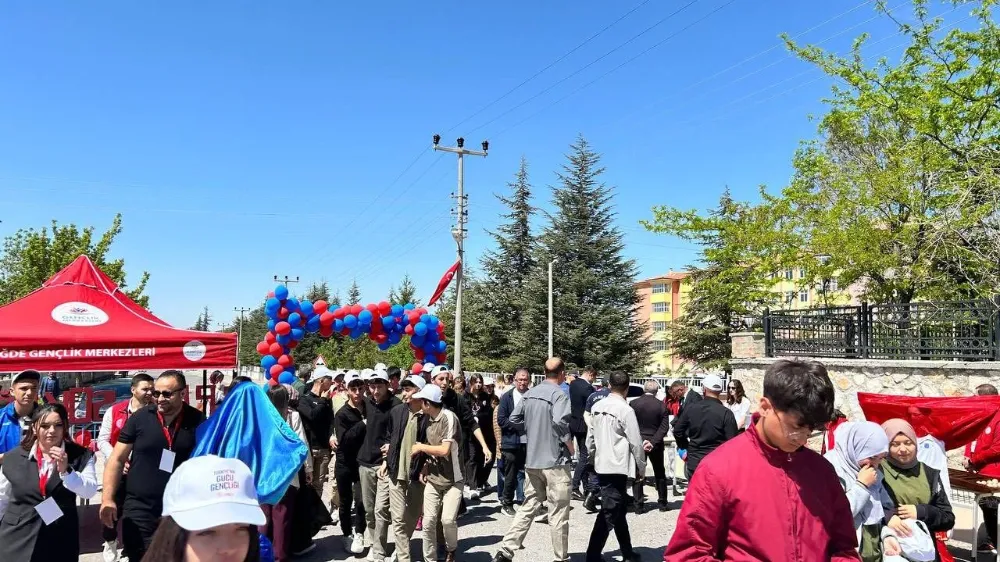 BU SOKAKTA MÜZİK VAR, EĞLENCE VAR, SPOR VAR, SANAT VAR!