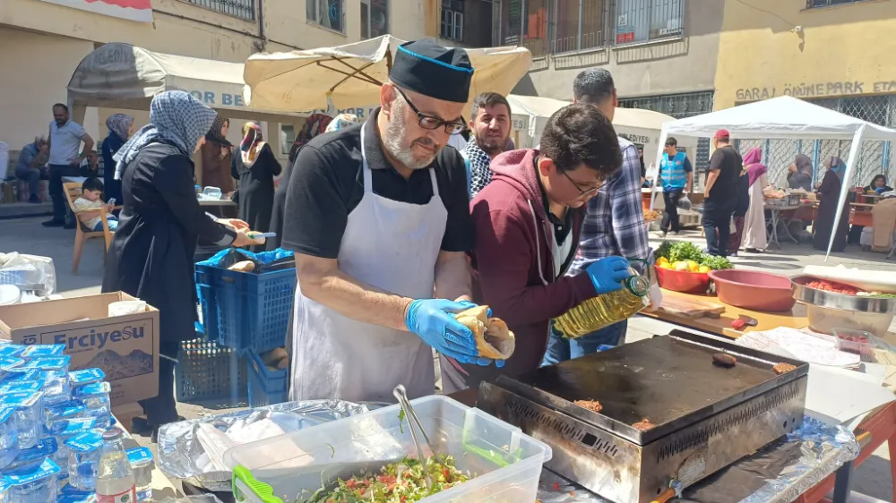 BOR’DA GAZZE İÇİN YARDIM KERMESİ YAPILDI