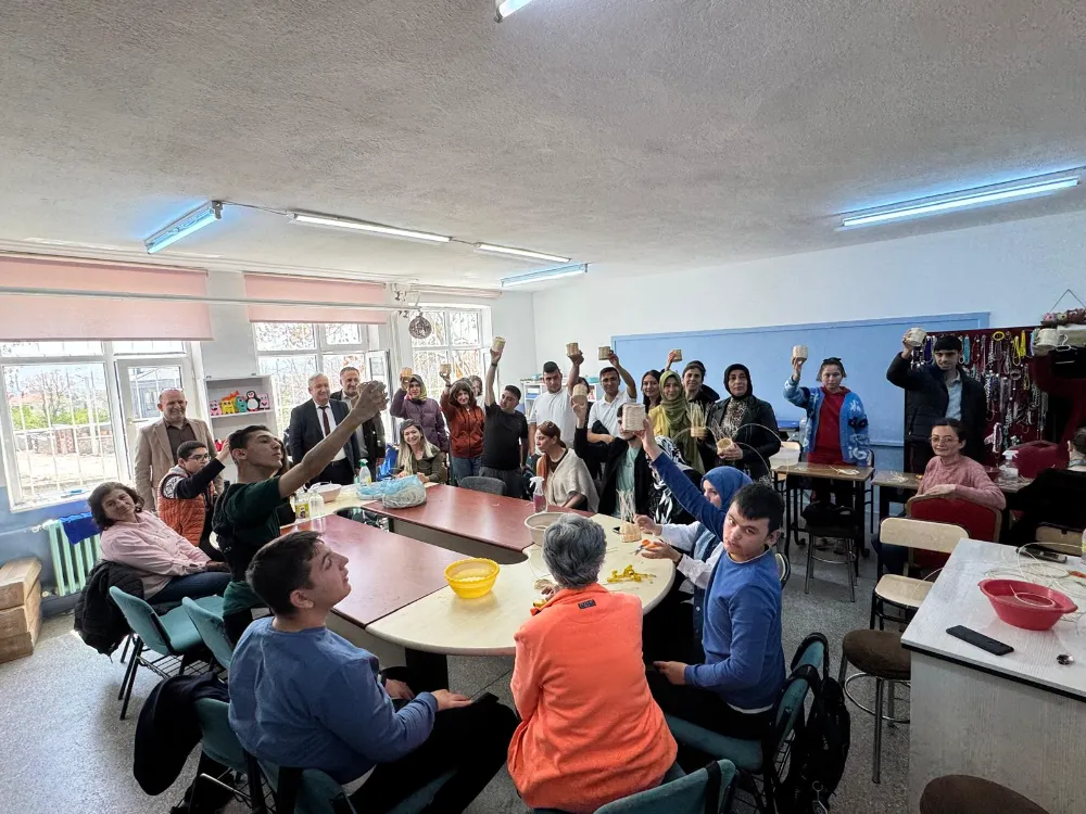 NİĞDE’DE ÖZEL ÇOCUKLARA SEPET ÖRME ATÖLYESİ AÇILDI