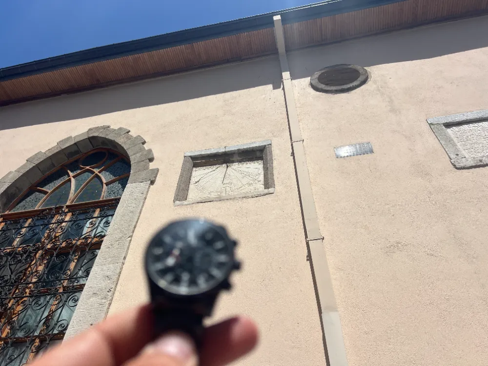 616 YILDIR GÜNEŞ IŞIĞI İLE NAMAZ VAKİTLERİNİ GÖSTERİYOR