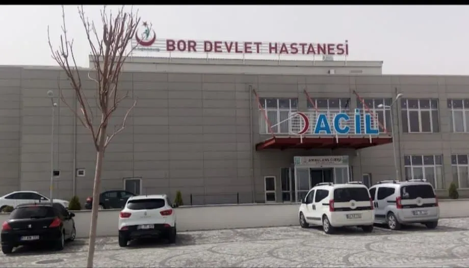 BOR’DA KAZADA AĞIR YARALANAN ÇOCUKTAN ACI HABER! HASTANE’DE HAYATINI KAYBETTİ