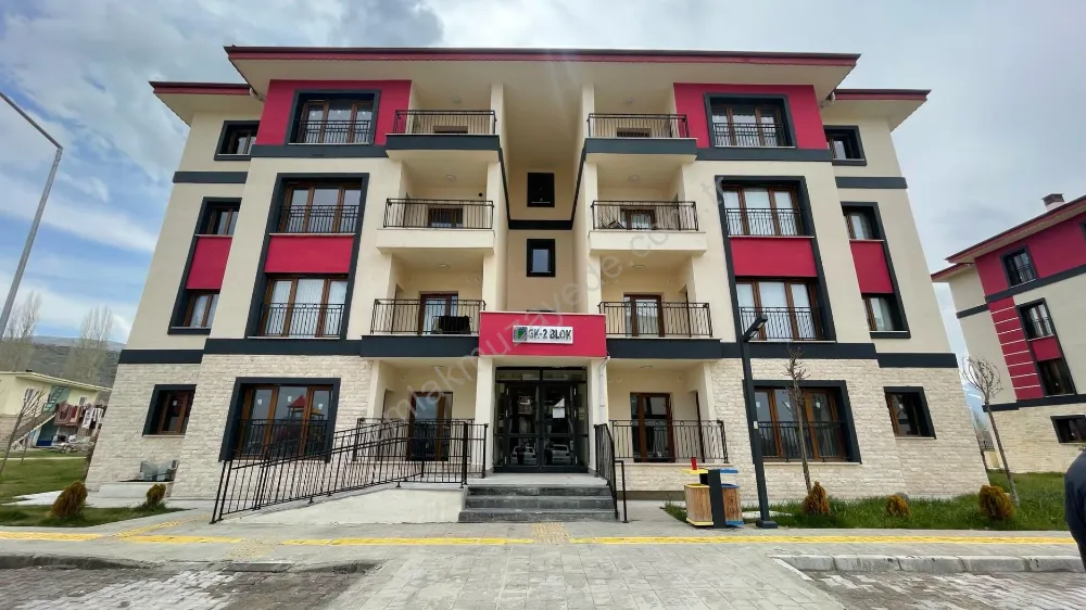 TOKİ ÇİFTLİK İLÇESİNDE 9 KONUT VE 3 İŞYERİNİ SATIŞA ÇIKARDI