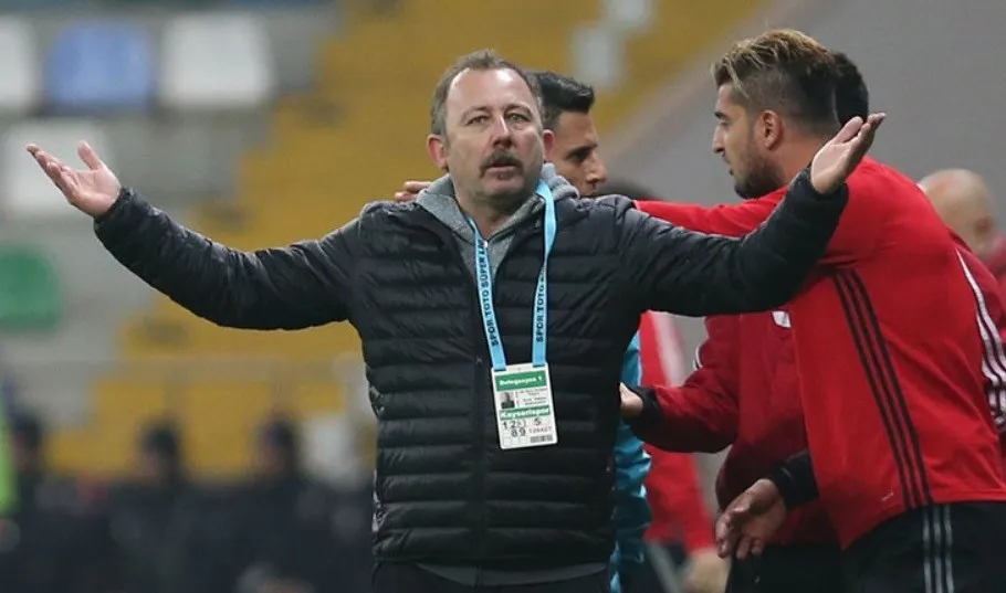 KAYSERİSPOR 10 SEZONDA 22 HOCA İLE ÇALIŞTI