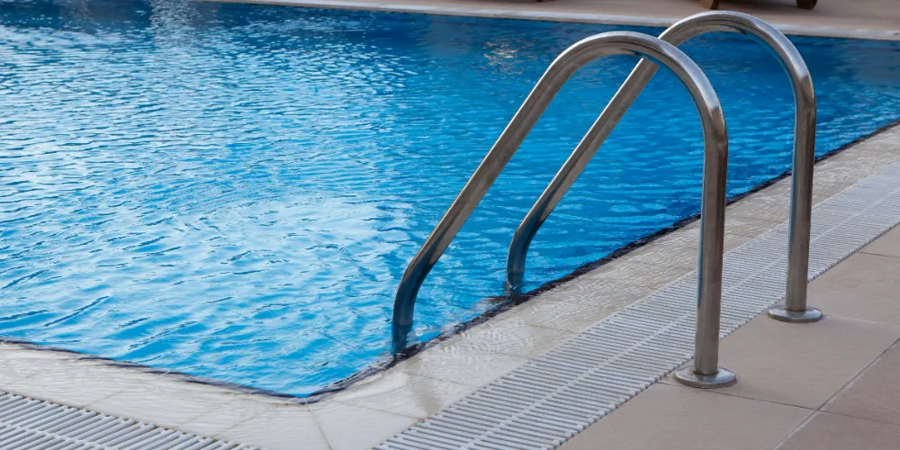 GÖRÜLME SIKLIĞI ARTAN ADENOVİRÜS, YÜZME HAVUZLARINDA DA BULAŞABİLİYOR