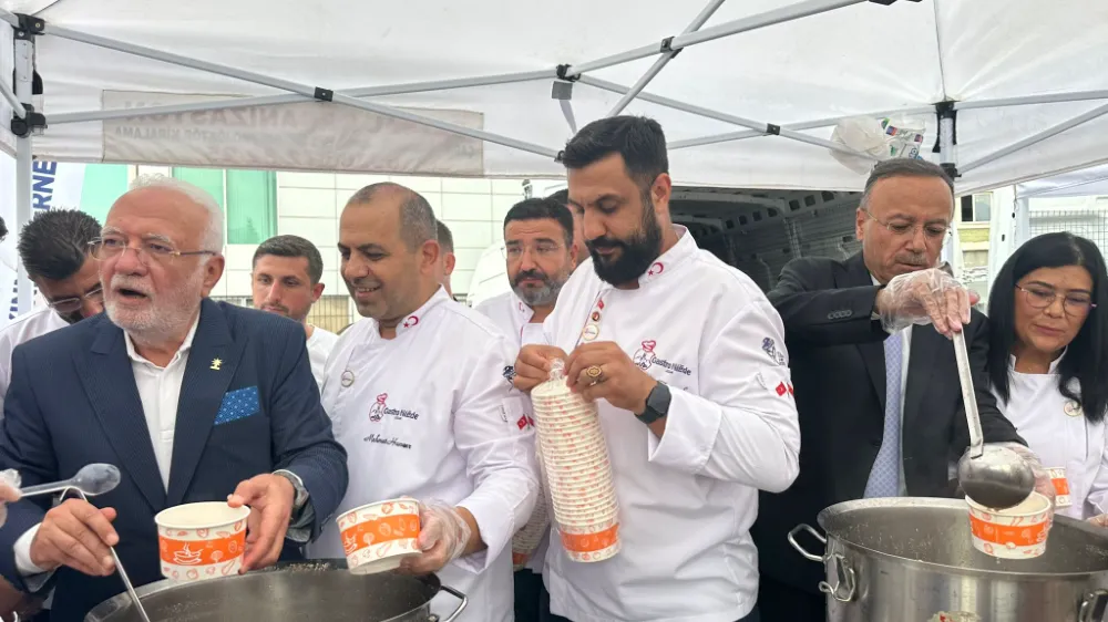 GASTRO NİĞDE DERNEĞİ’NDEN 7 BİN KİŞİLİK AŞURE ETKİNLİĞİ