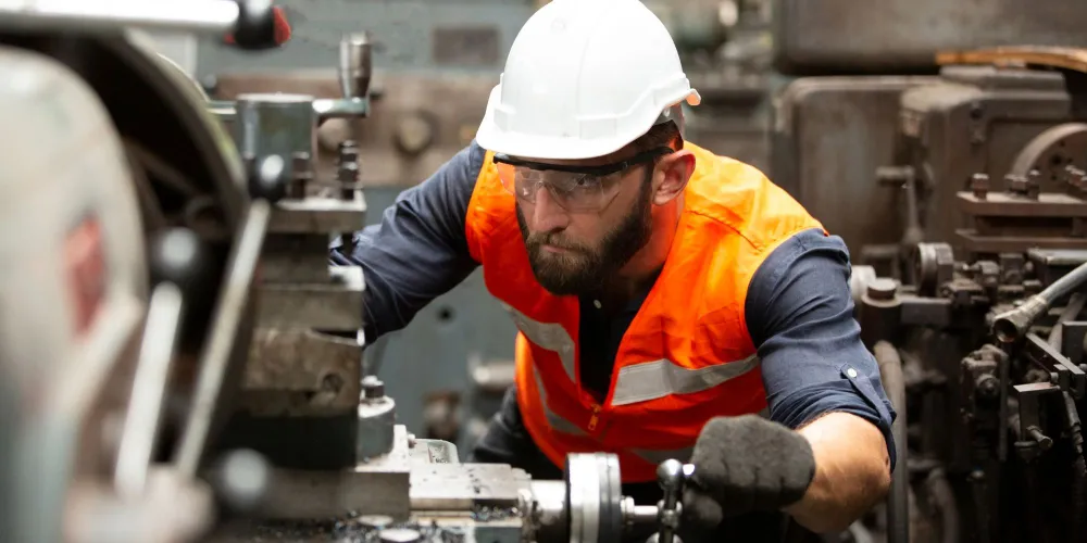 TÜRKİYE, SANAYİ ÜRETİMİNDE SON 16 AYIN ZİRVESİNE ULAŞTI