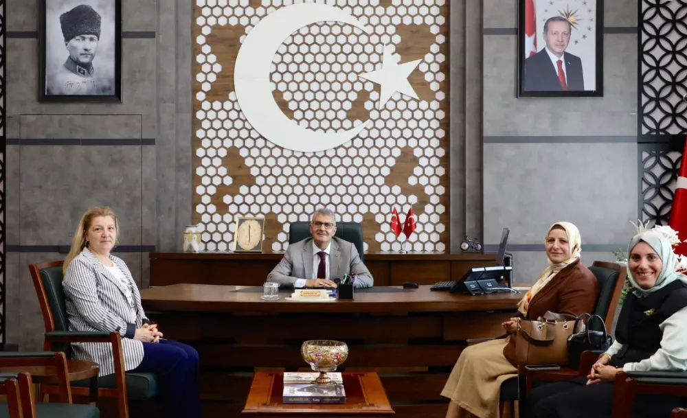 AK PARTİ KADIN KOLLARI HEYETİNDEN VALİ ÇELİK’E ZİYARET