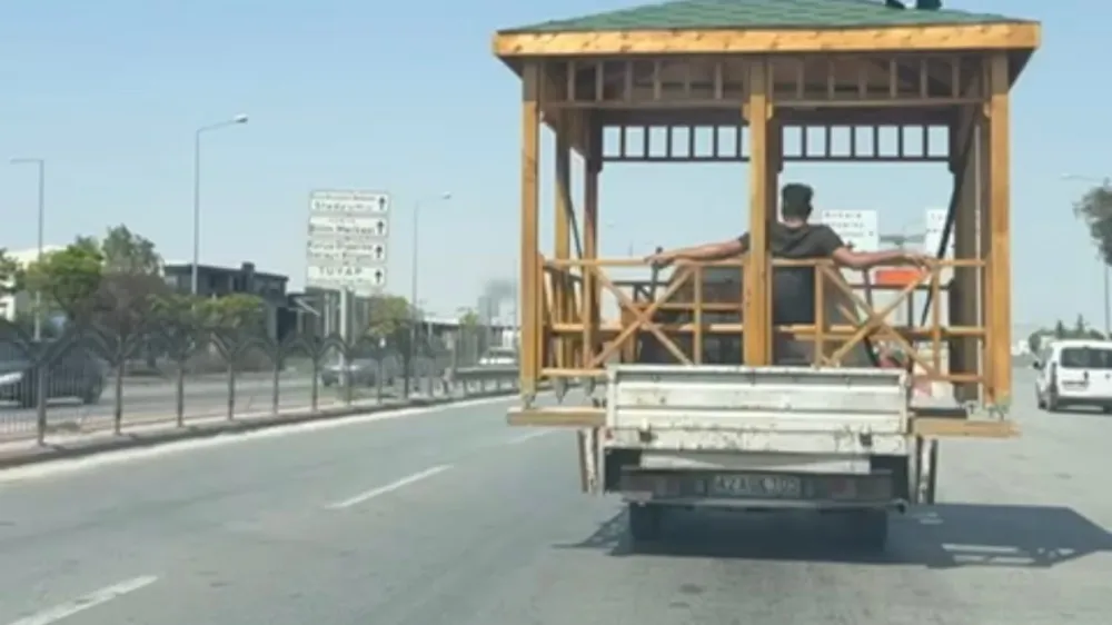 KAMYONET KASASINDA KAMELYA KEYFİ