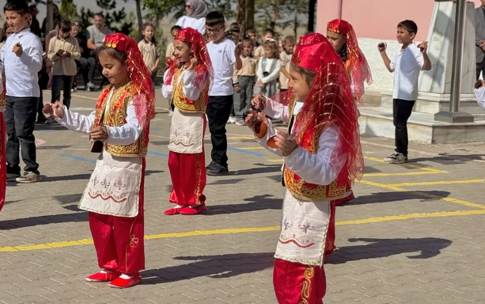 ALTUNHİSAR’DA İLKÖĞRETİM HAFTASI COŞKUSU